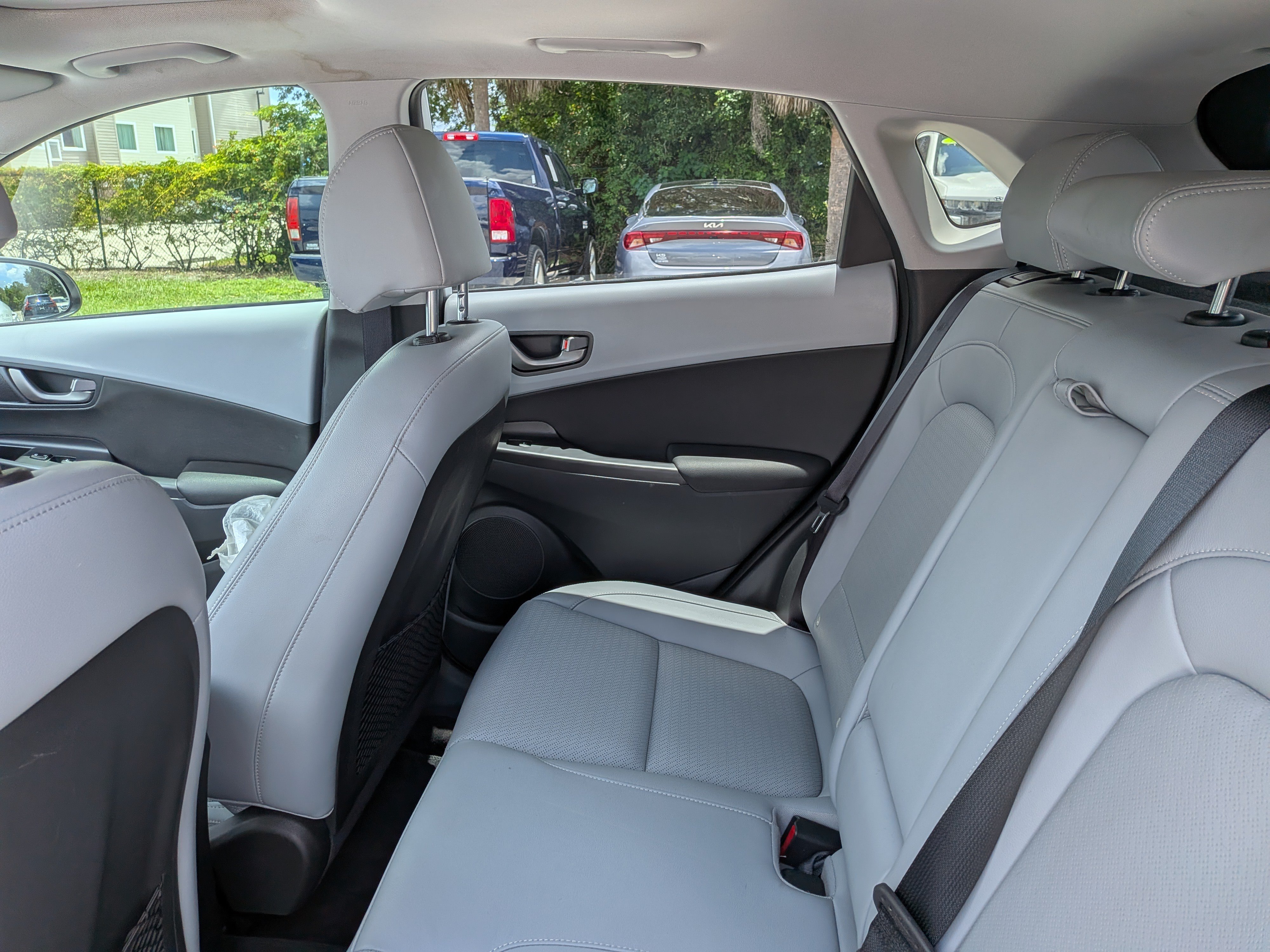 Used 2021 Hyundai Kona Limited w/ Cargo Package FWD image 13