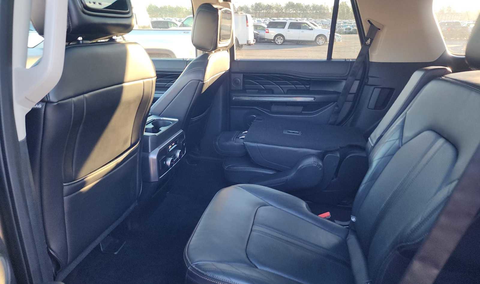 Used 2018 Ford Expedition Platinum image 18
