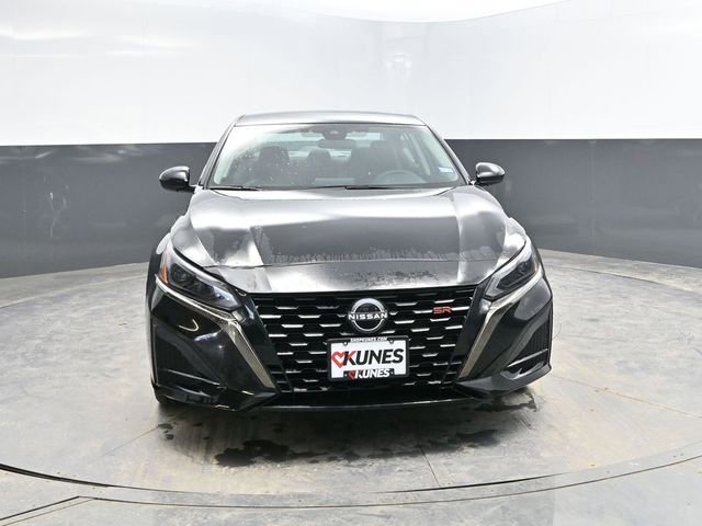 Used 2025 Nissan Altima 2.5 SR image 2
