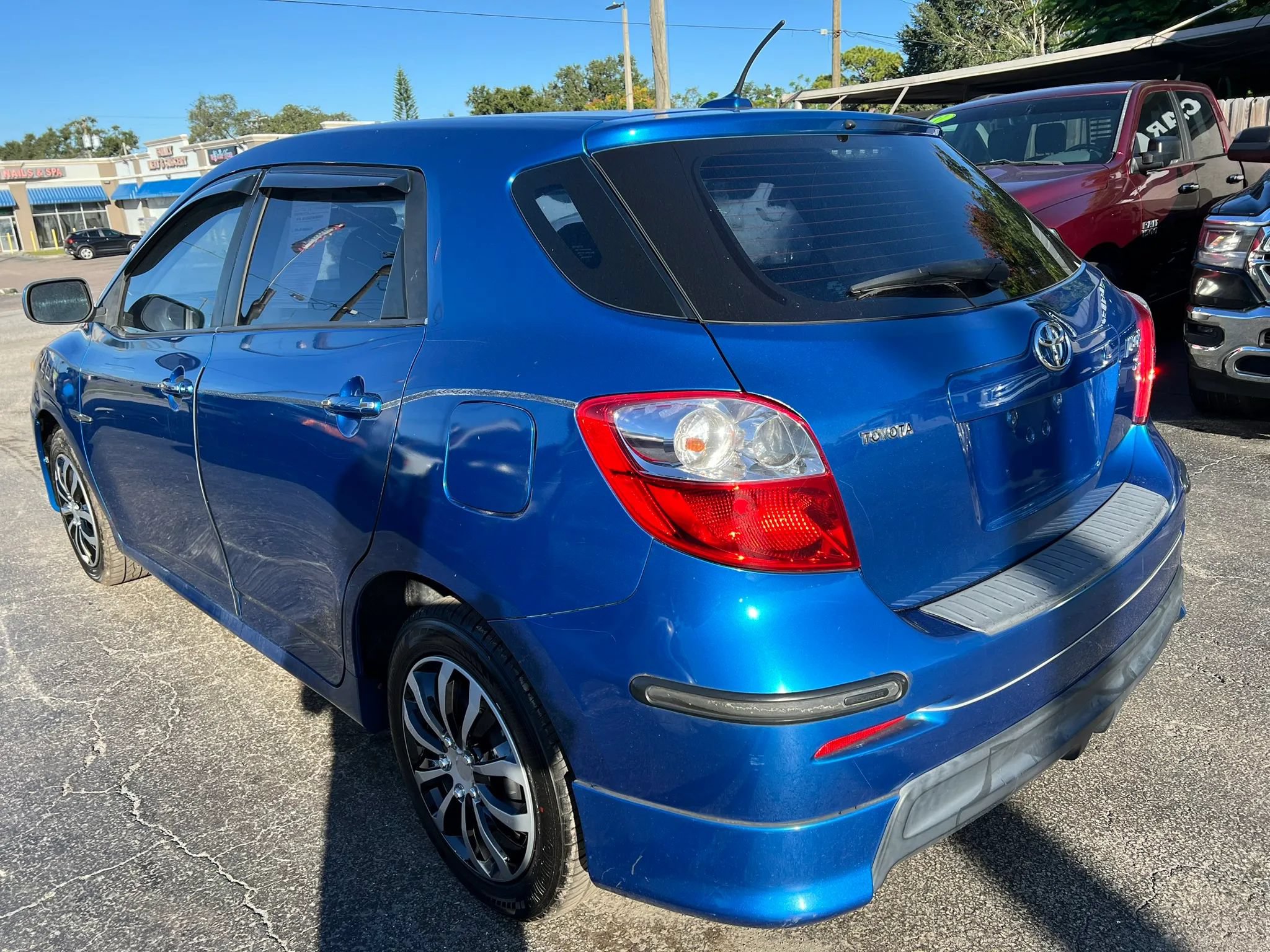 Used 2009 Toyota Matrix S w/ All Weather Guard Pkg FWD image 7