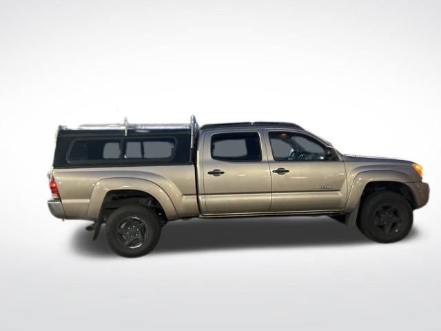 Used 2005 Toyota Tacoma PreRunner w/ SR5 Pkg #3 image 10
