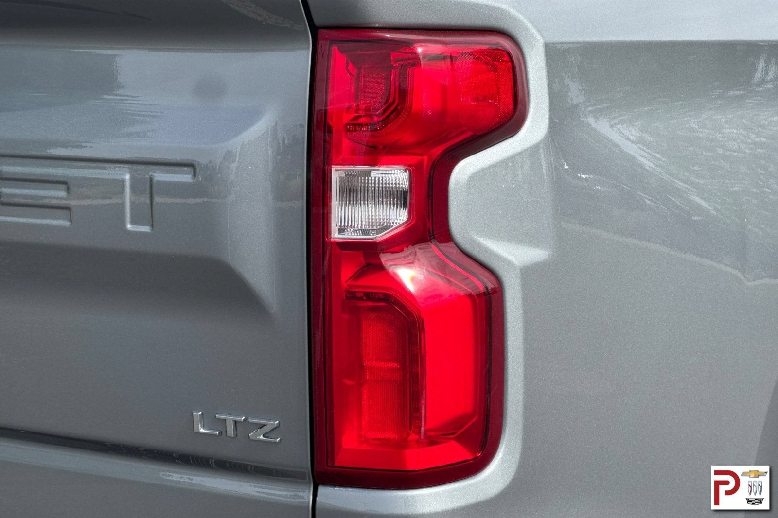 Certified 2023 Chevrolet Silverado 1500 LTZ AWD/4WD image 33