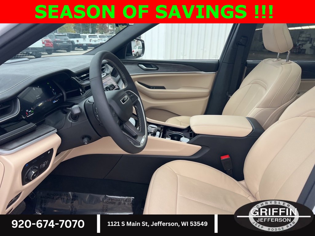 Used 2023 Jeep Grand Cherokee 4WD 4xe w/ Luxury Tech Group II image 18