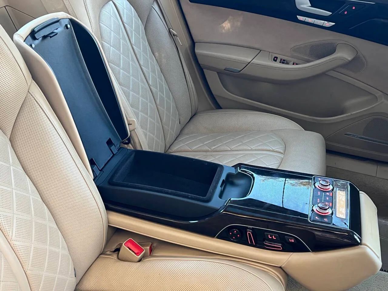 Used 2016 Audi A8 L 4.0T image 35