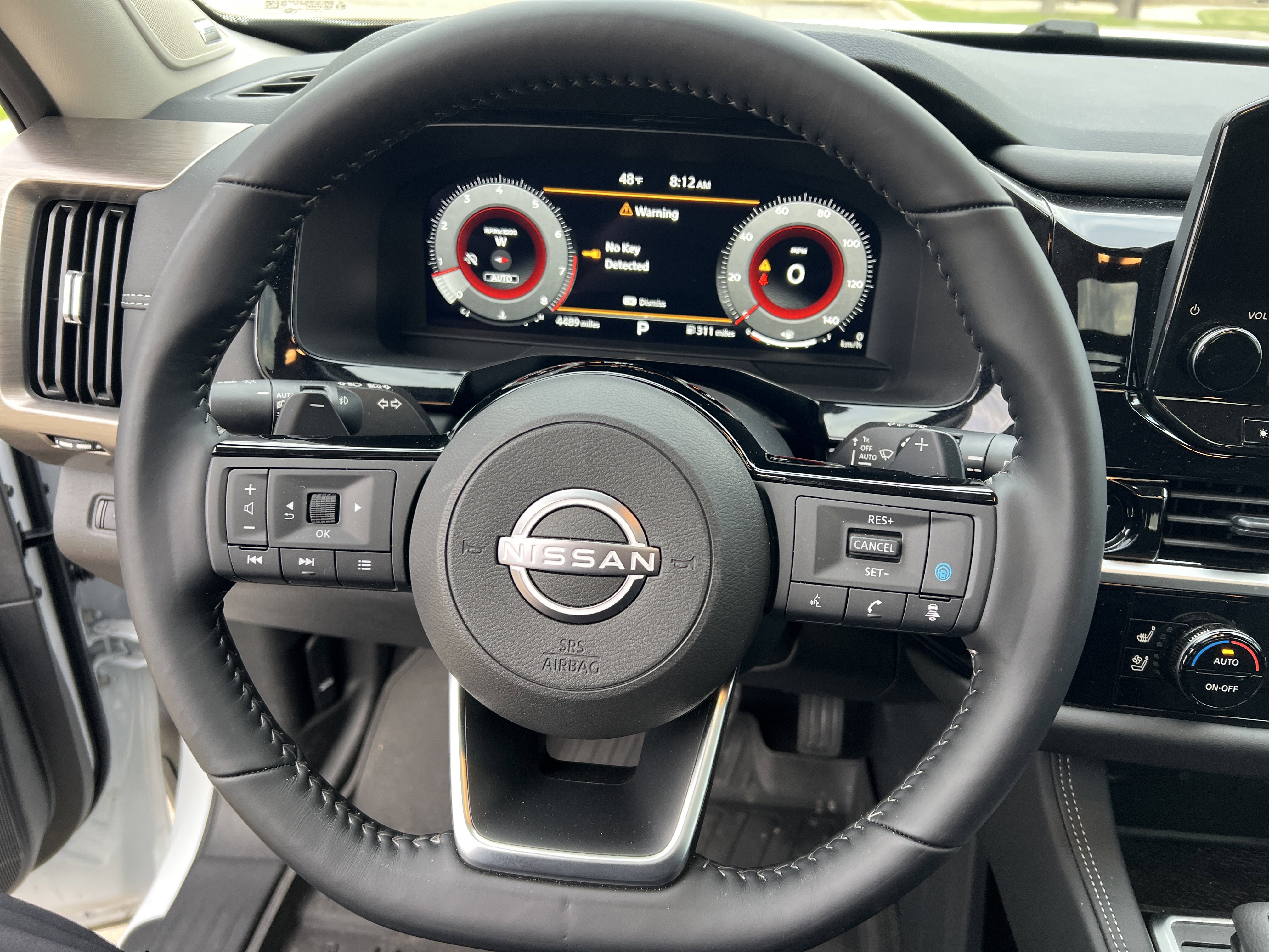 Used 2025 Nissan Pathfinder Platinum image 17