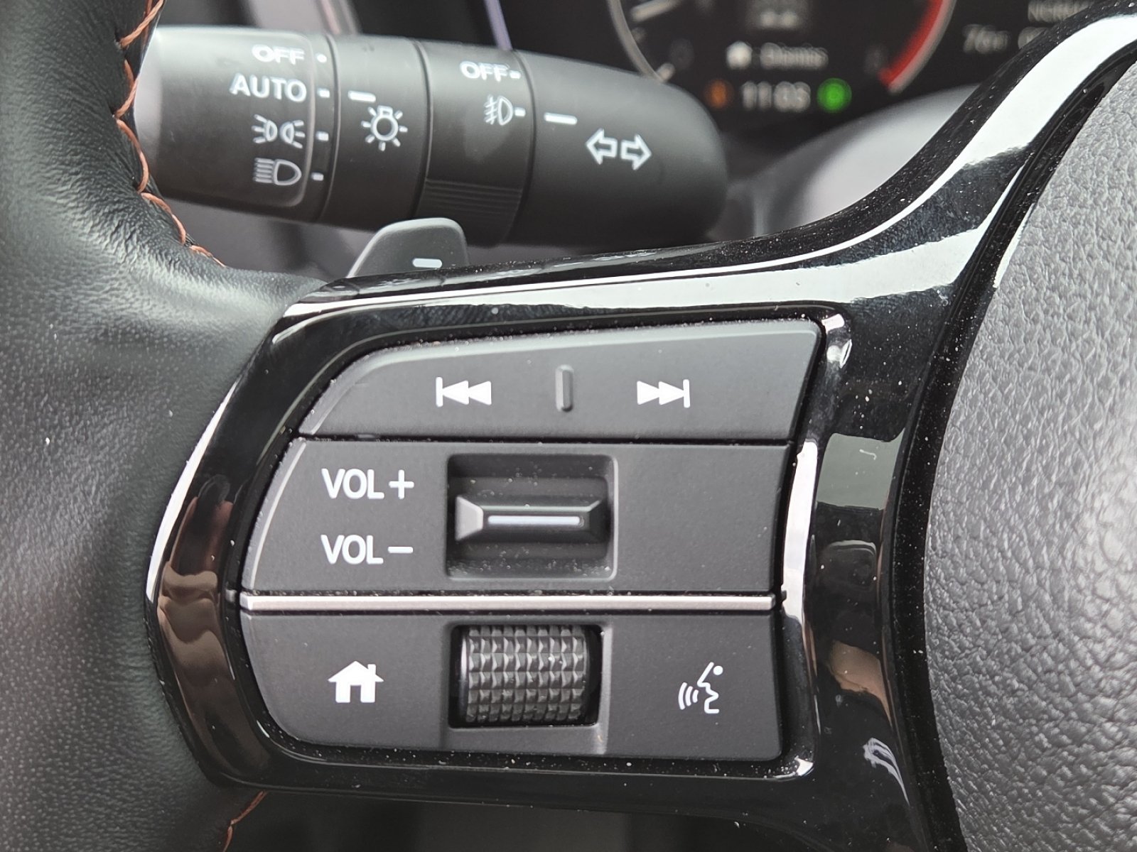Used 2025 Honda Pilot TrailSport image 34