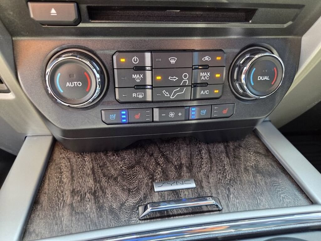 Used 2018 Ford F250 Lariat w/ Lariat Ultimate Package AWD/4WD image 28