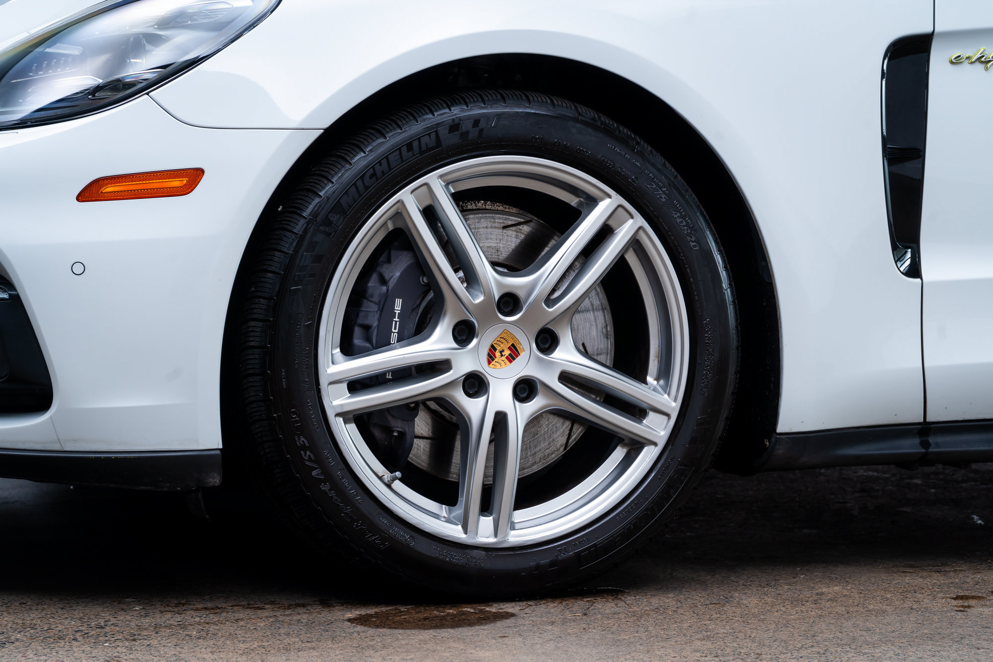 Used 2018 Porsche Panamera 4 AWD/4WD image 4