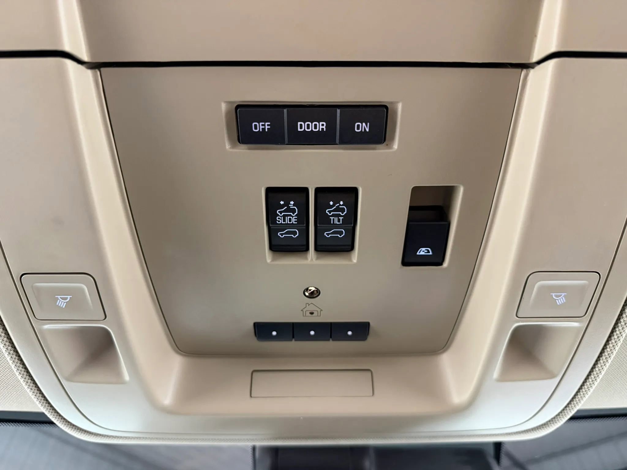 Used 2016 GMC Sierra 3500 Denali w/ Duramax Plus Package AWD/4WD image 28