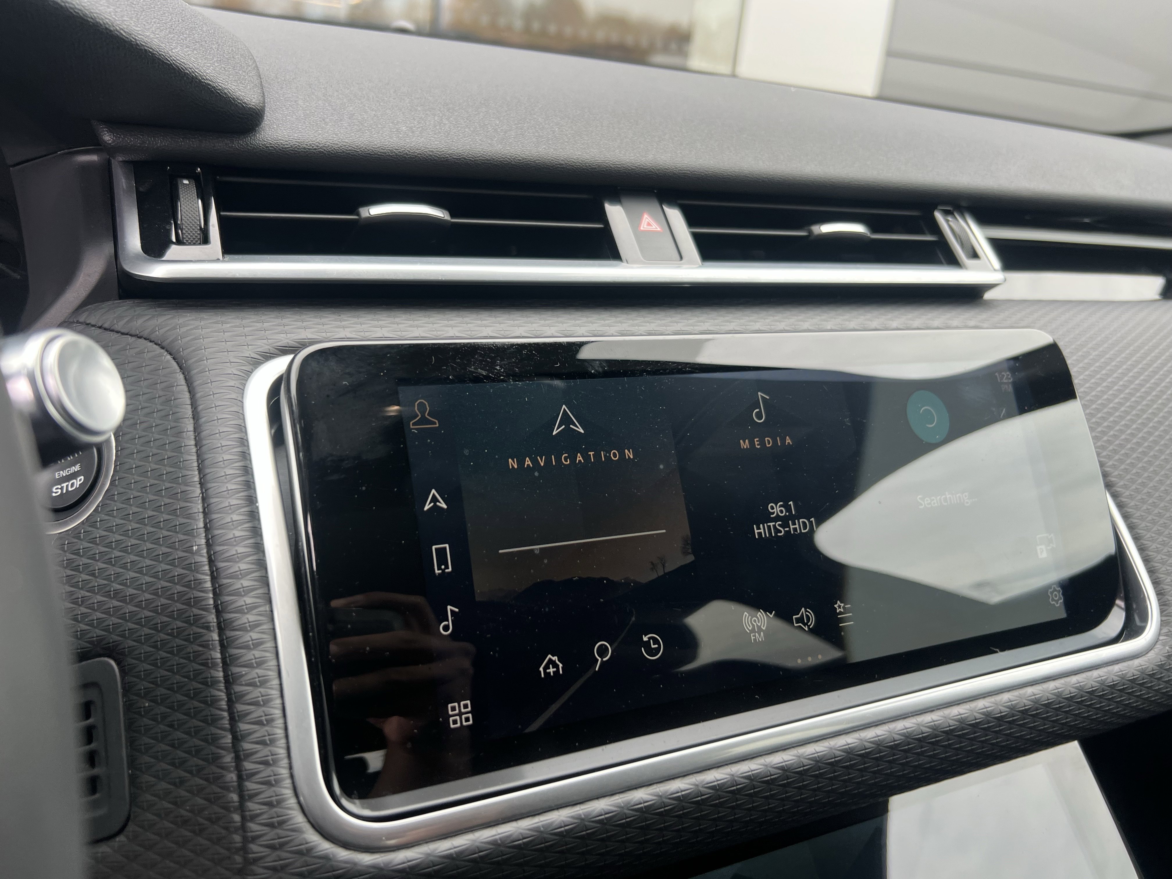 Certified 2023 Land Rover Range Rover Velar R-Dynamic S image 25