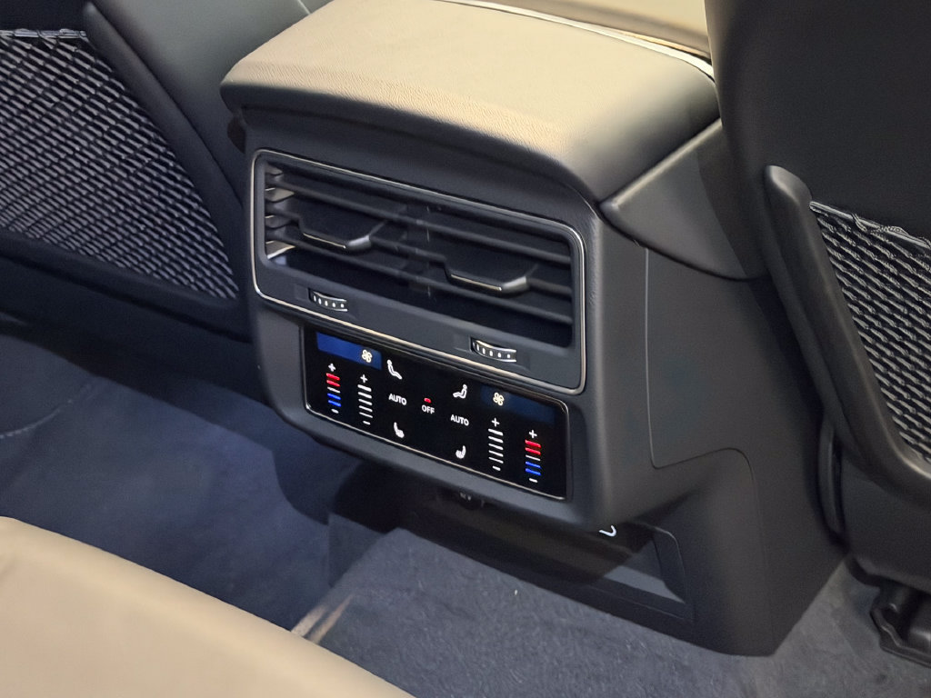 New 2026 Audi SQ7 Prestige AWD/4WD image 11