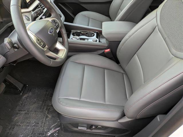 New 2026 Ford Explorer Active w/ Active Comfort Package AWD/4WD image 4