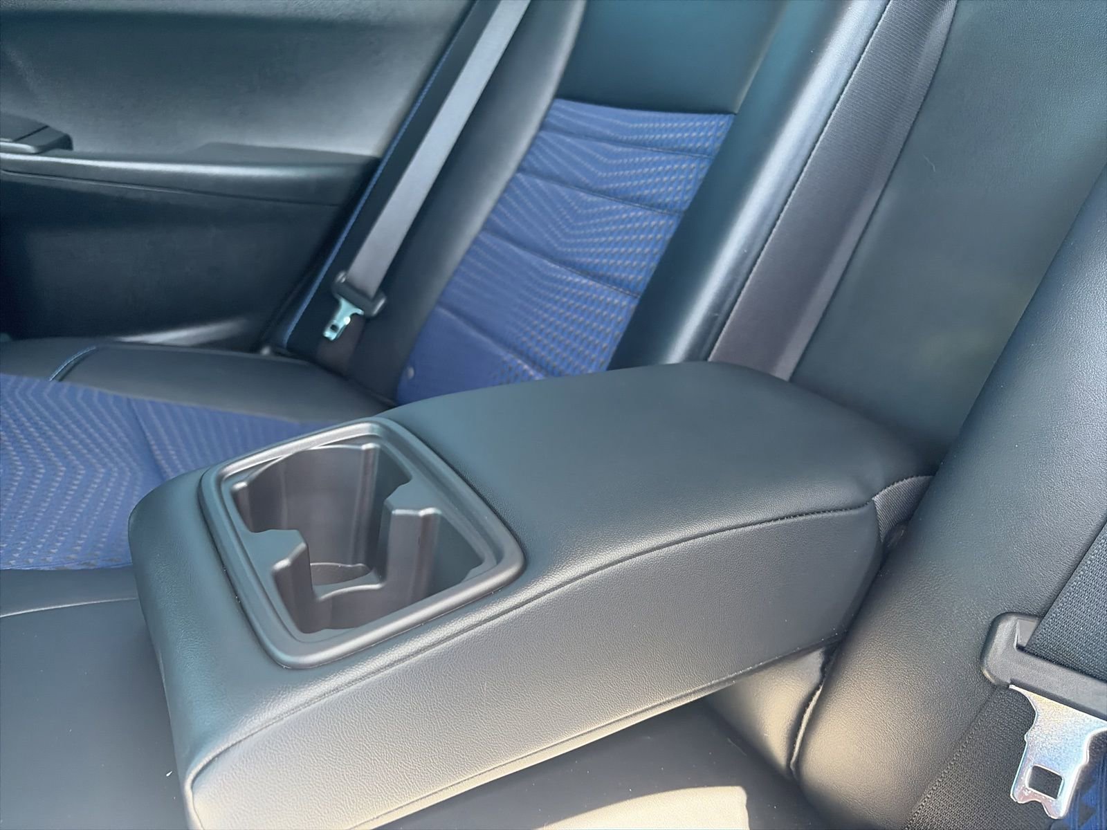 Used 2016 Toyota Camry SE FWD image 10