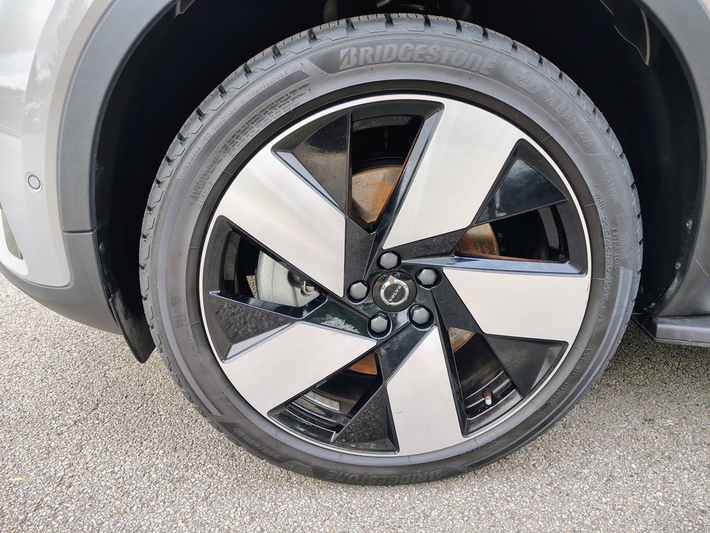 Used 2023 Volvo XC40 Recharge Ultimate AWD/4WD image 14