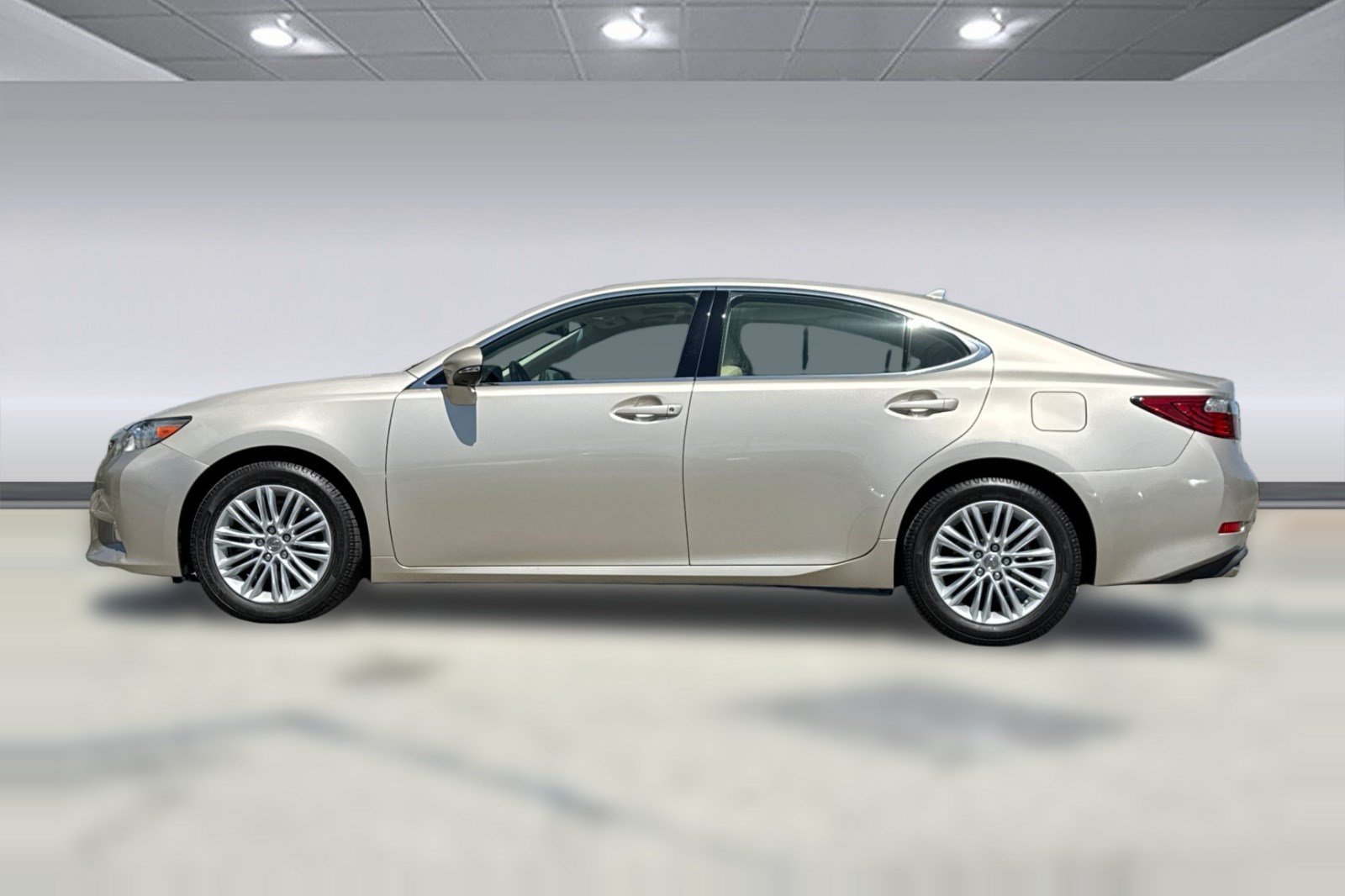 Used 2013 Lexus ES 350 w/ Premium Pkg FWD image 2