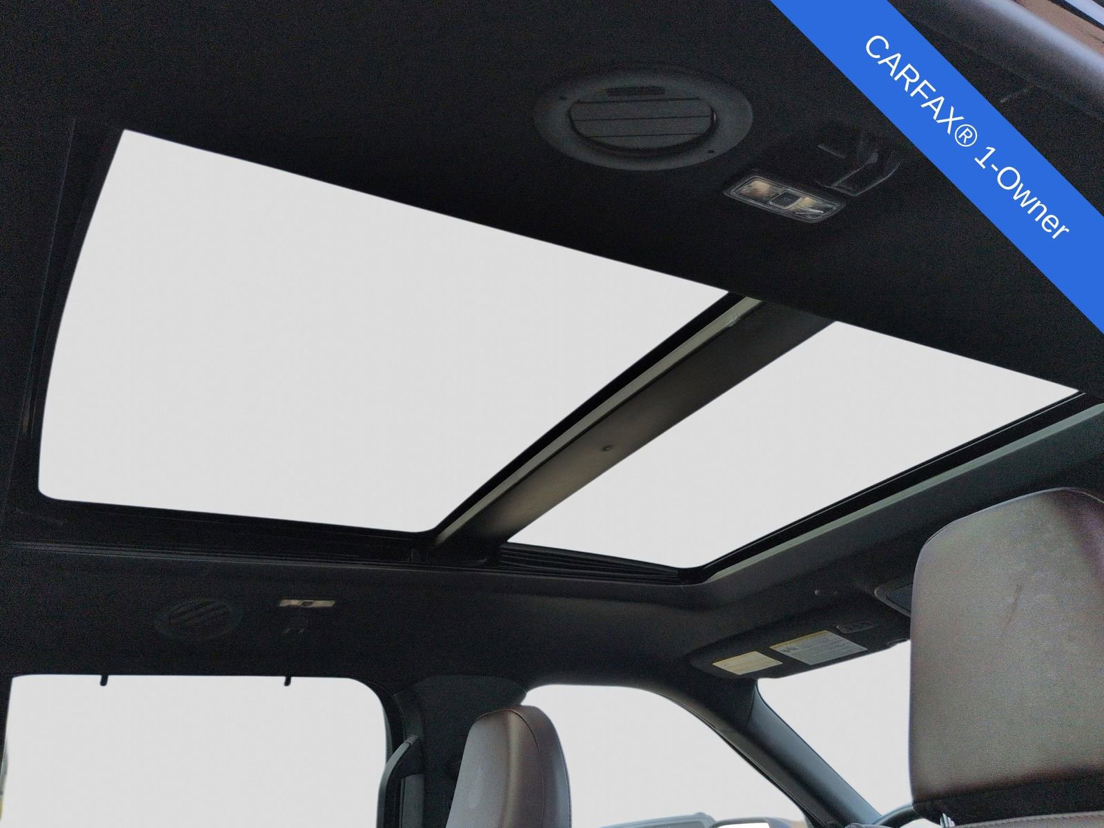 Used 2024 Ford Explorer Platinum w/ Technology Package image 26