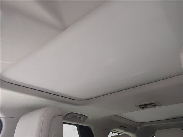 Certified 2025 Land Rover Discovery S AWD/4WD image 22