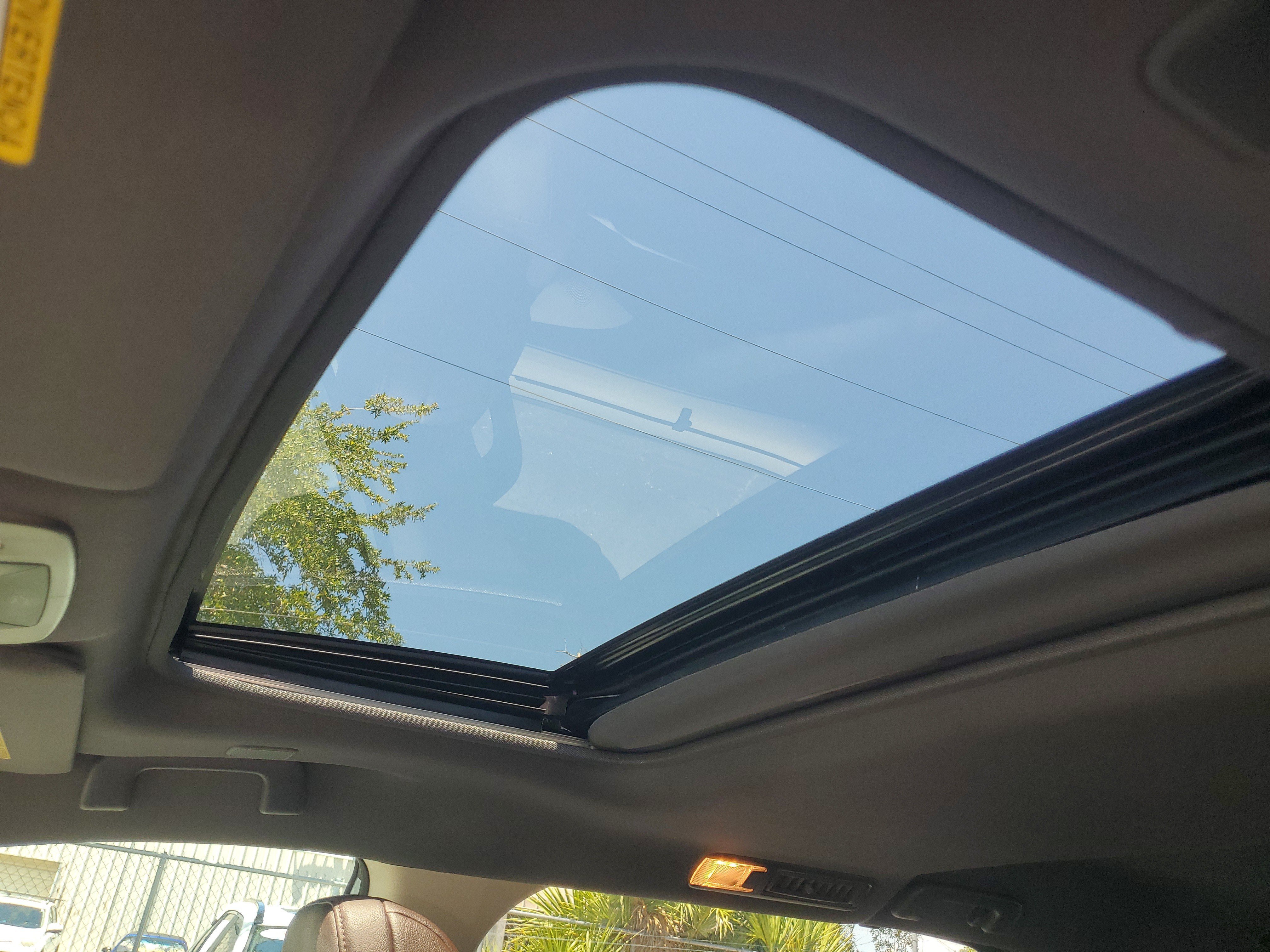 Certified 2023 Toyota Sienna Platinum FWD image 21