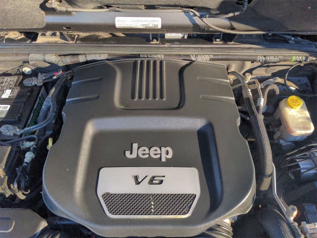 Used 2018 Jeep Wrangler Unlimited Sahara w/ Dual Top Group image 29