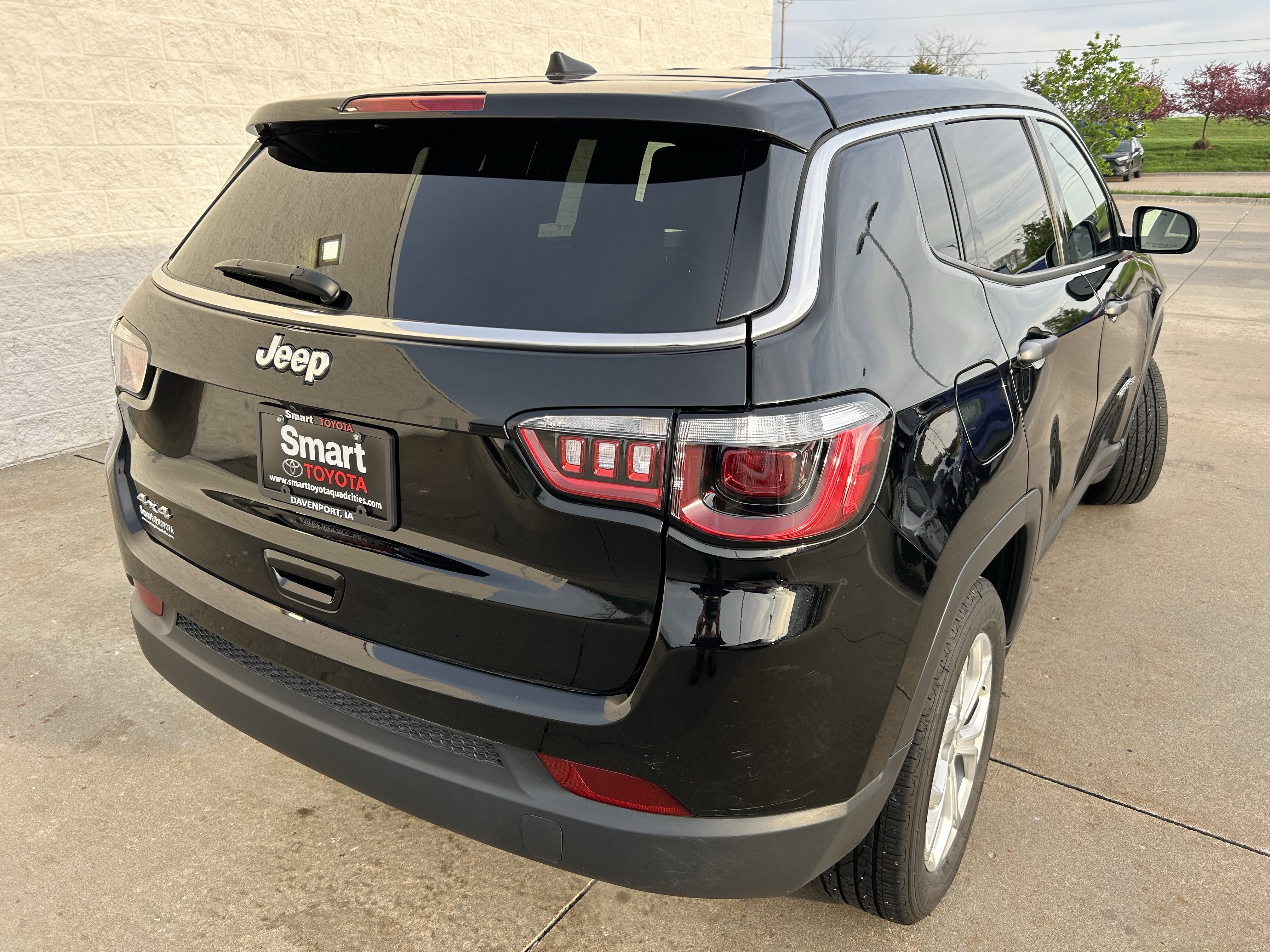 Used 2024 Jeep Compass Sport AWD/4WD image 6