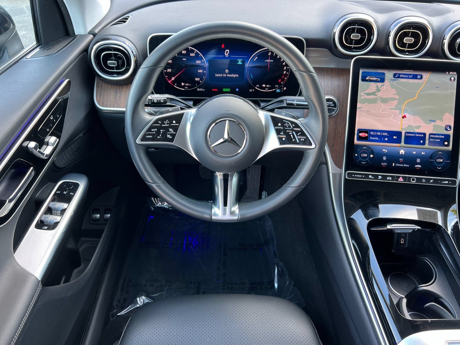 Used 2025 Mercedes-Benz GLC 350e 4MATIC image 13