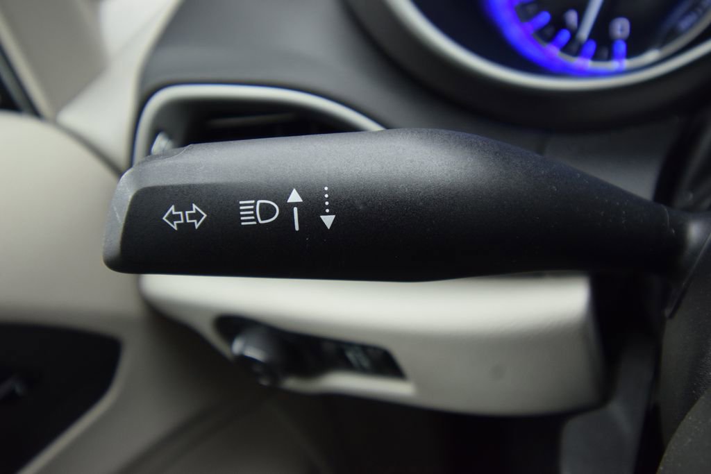 Used 2024 Chrysler Pacifica Touring-L image 36