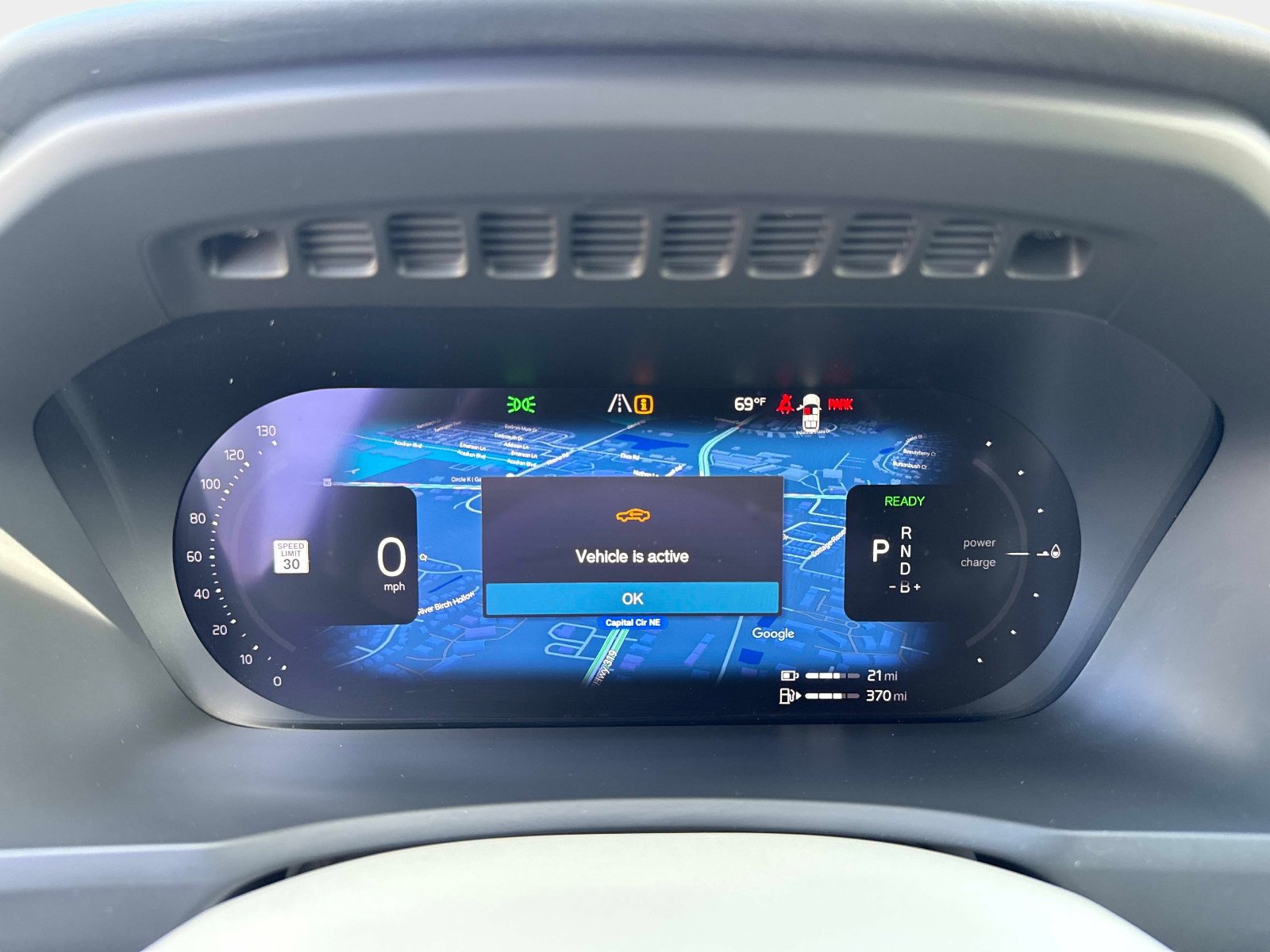 Certified 2025 Volvo XC90 T8 Plus w/ Protection Package Premier image 33