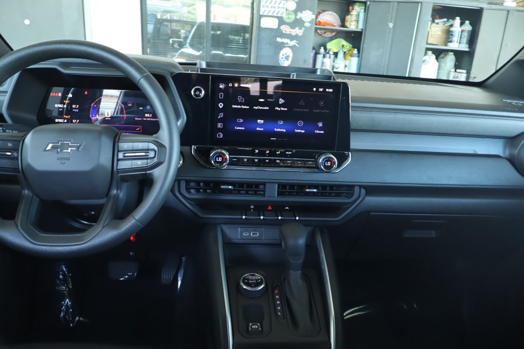 Used 2025 Chevrolet Colorado Trail Boss AWD/4WD image 30