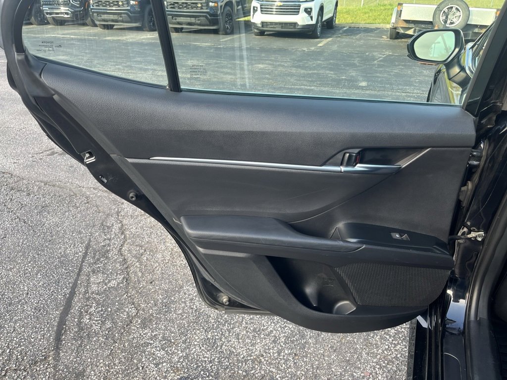 Used 2020 Toyota Camry LE image 24