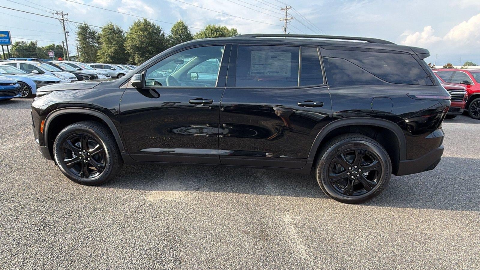 New 2027 Chevrolet Traverse LT w/ Midnight/Sport Edition FWD image 11