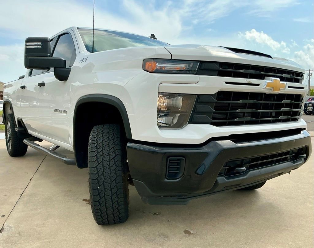 Used 2024 Chevrolet Silverado 2500 Custom w/ Custom Value Package image 2