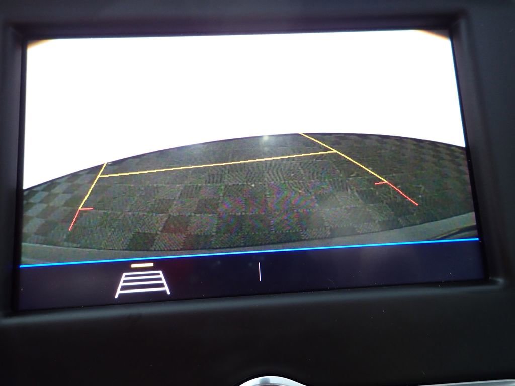 Used 2020 Chevrolet Equinox LT w/ Driver Convenience Package image 4