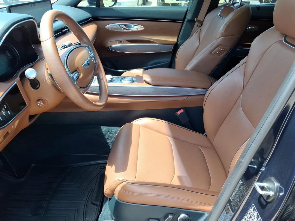 Used 2022 Genesis GV70 2.5T w/ Advanced Package image 16