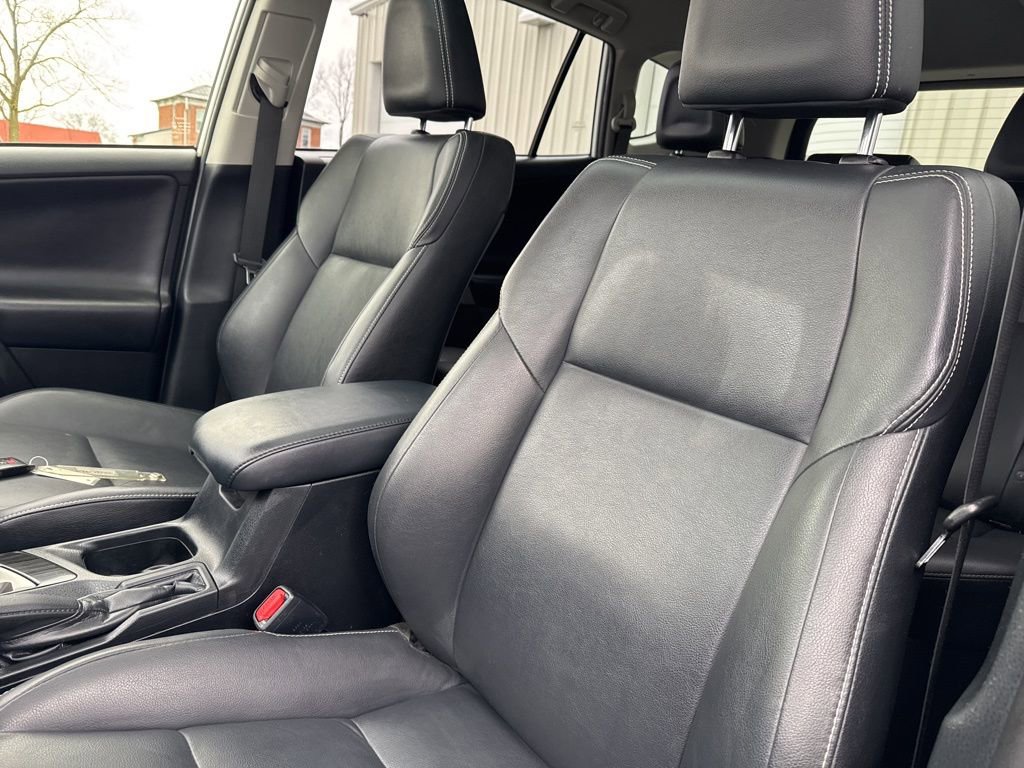 Used 2018 Toyota RAV4 Limited image 31