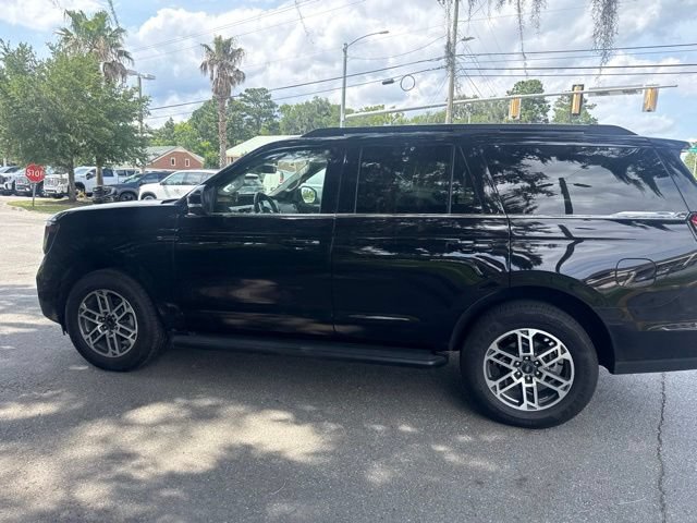 Used 2025 Ford Expedition Active RWD image 11