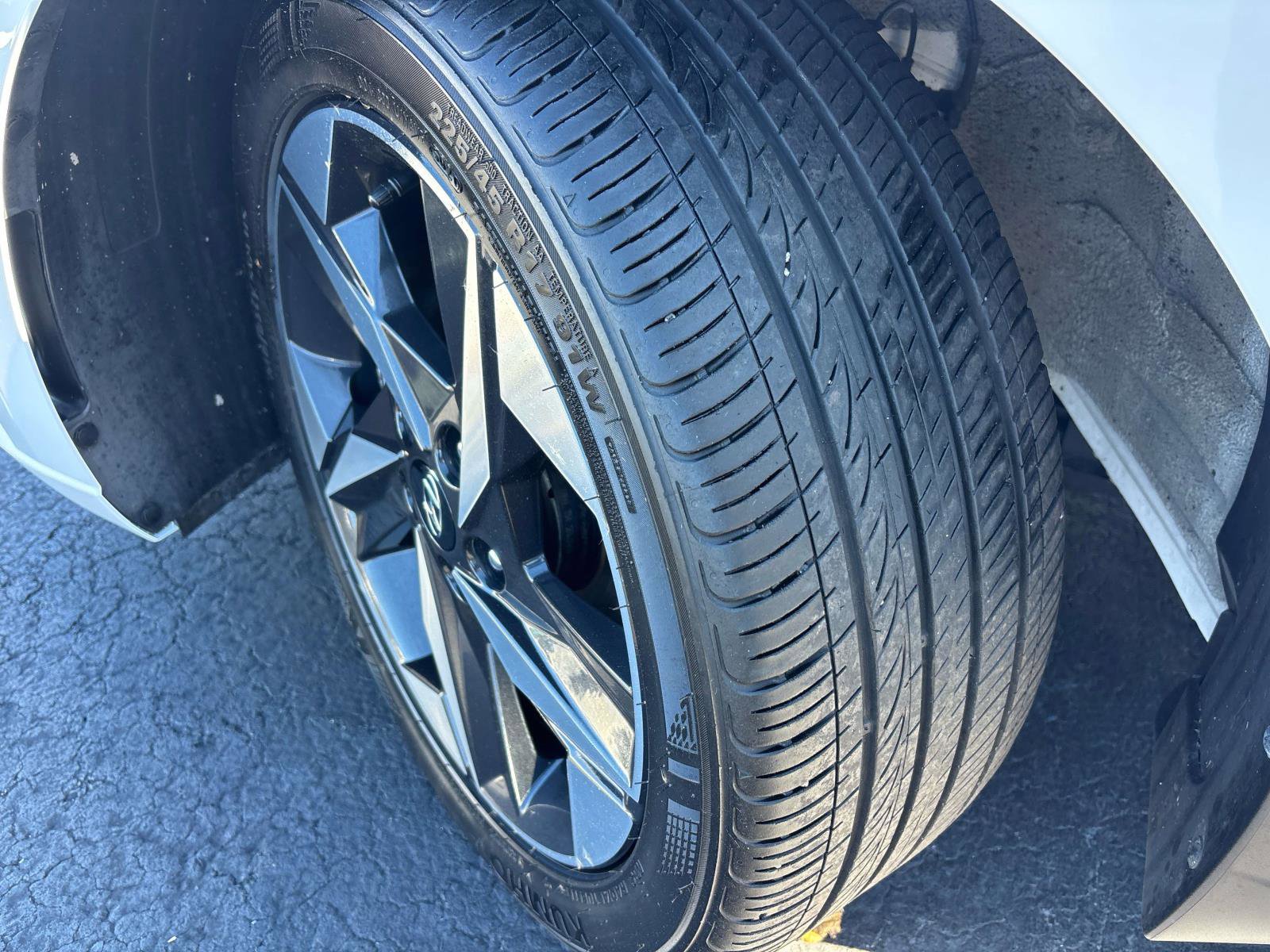 Used 2021 Hyundai Elantra Limited FWD image 7