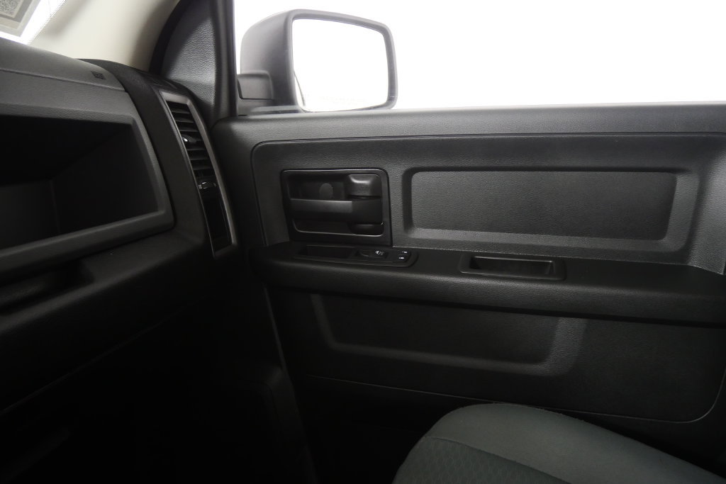 Used 2020 RAM 1500 Express RWD image 28