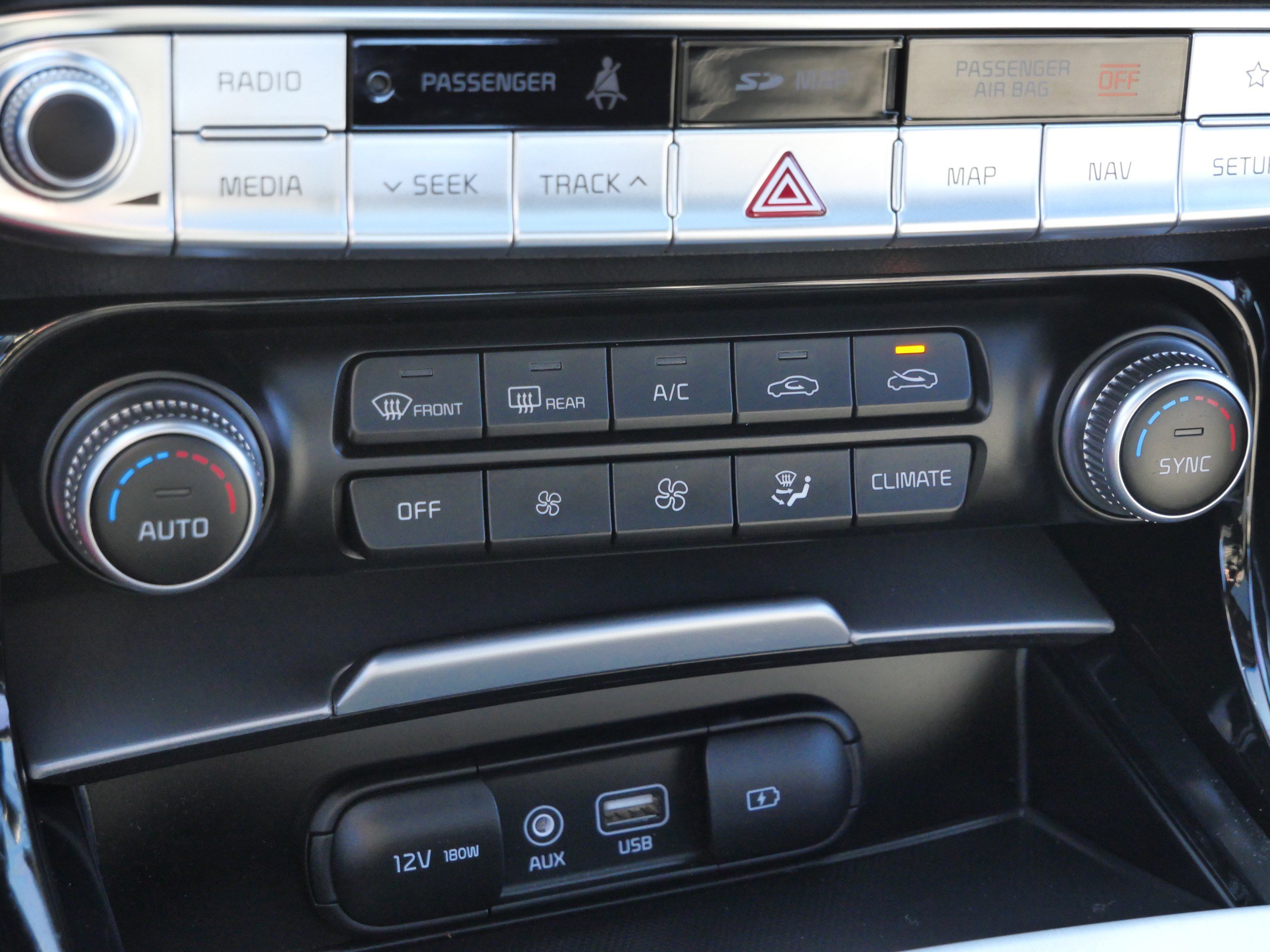 Used 2018 Kia Stinger GT2 image 24