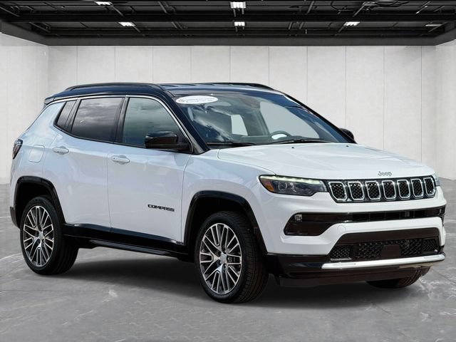 Used 2023 Jeep Compass Limited w/ Elite Group AWD/4WD image 3