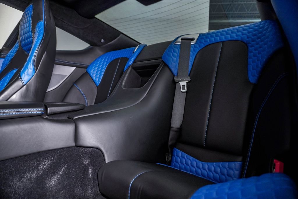 Used 2014 Aston Martin Vanquish Coupe image 21