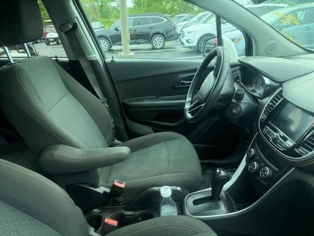 Used 2021 Chevrolet Trax LS w/ Tint and Cruise Package image 5