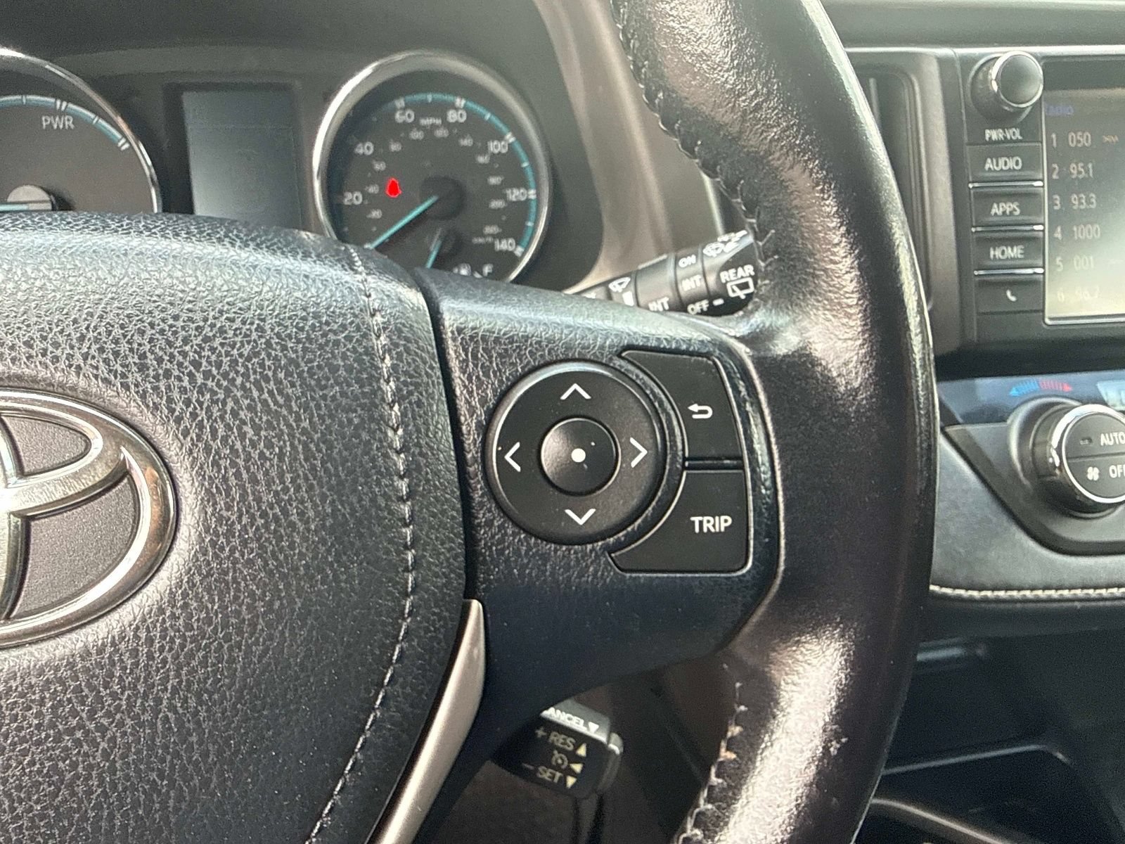 Used 2016 Toyota RAV4 XLE AWD/4WD image 21