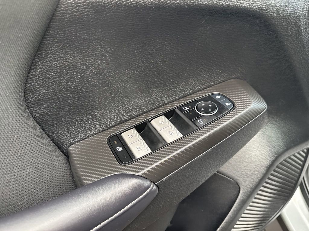 Used 2024 Mitsubishi Outlander ES image 11