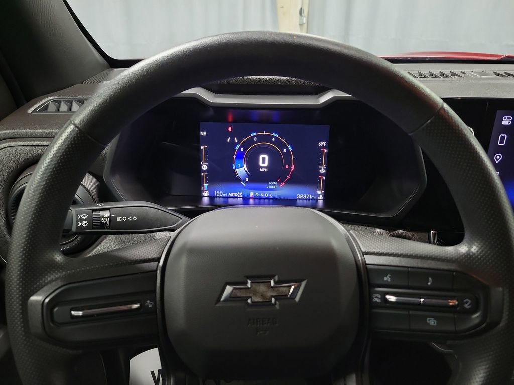 Used 2023 Chevrolet Colorado Trail Boss image 14