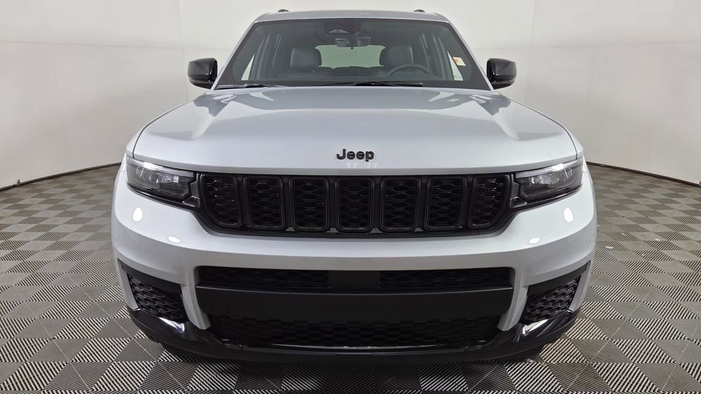 New 2025 Jeep Grand Cherokee L Altitude image 2
