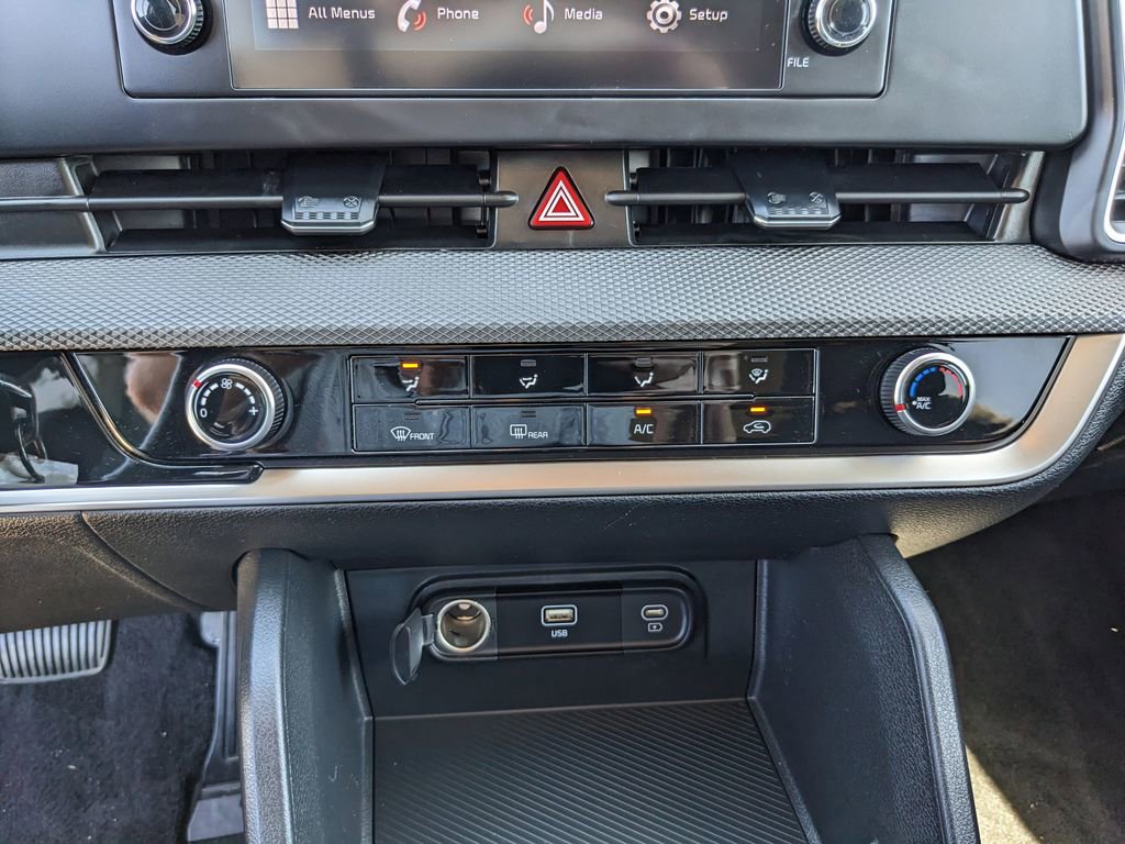Certified 2025 Kia Sportage LX image 23