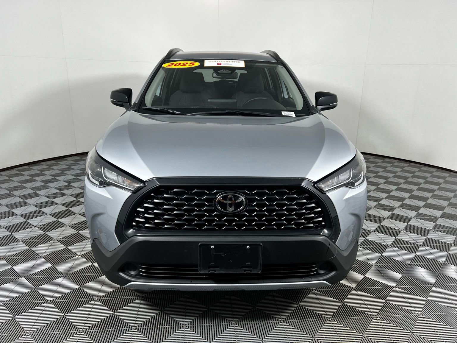 Certified 2025 Toyota Corolla Cross LE image 2