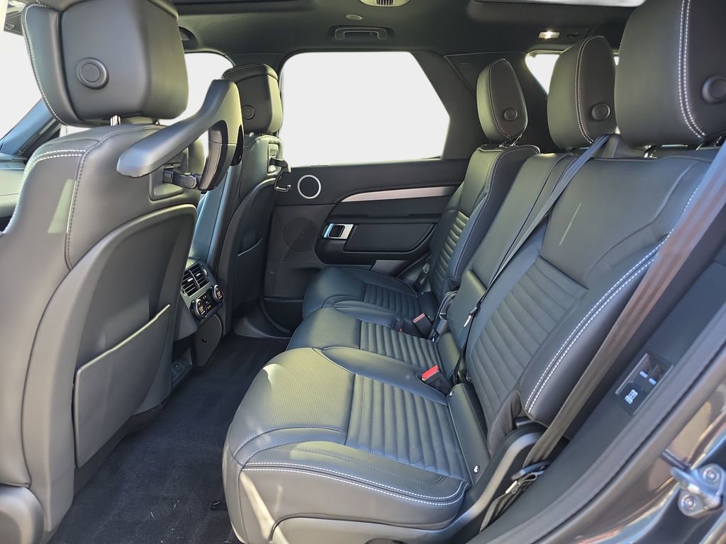 New 2026 Land Rover Discovery Limited Edition AWD/4WD image 14