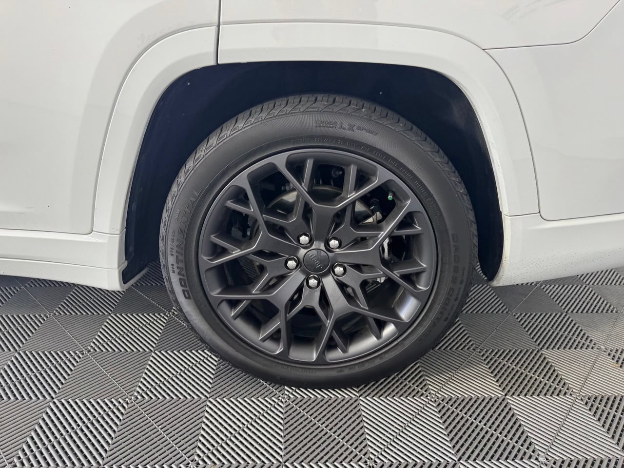 Used 2023 Jeep Grand Cherokee L Summit AWD/4WD image 14