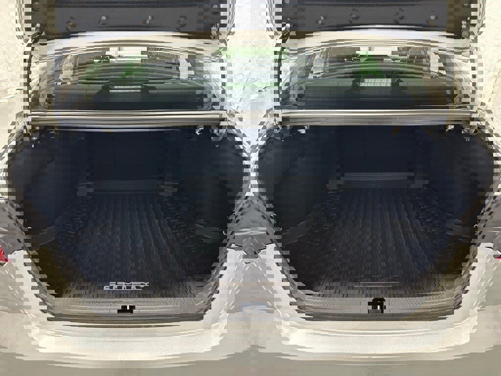 Used 2025 Toyota Camry LE image 49